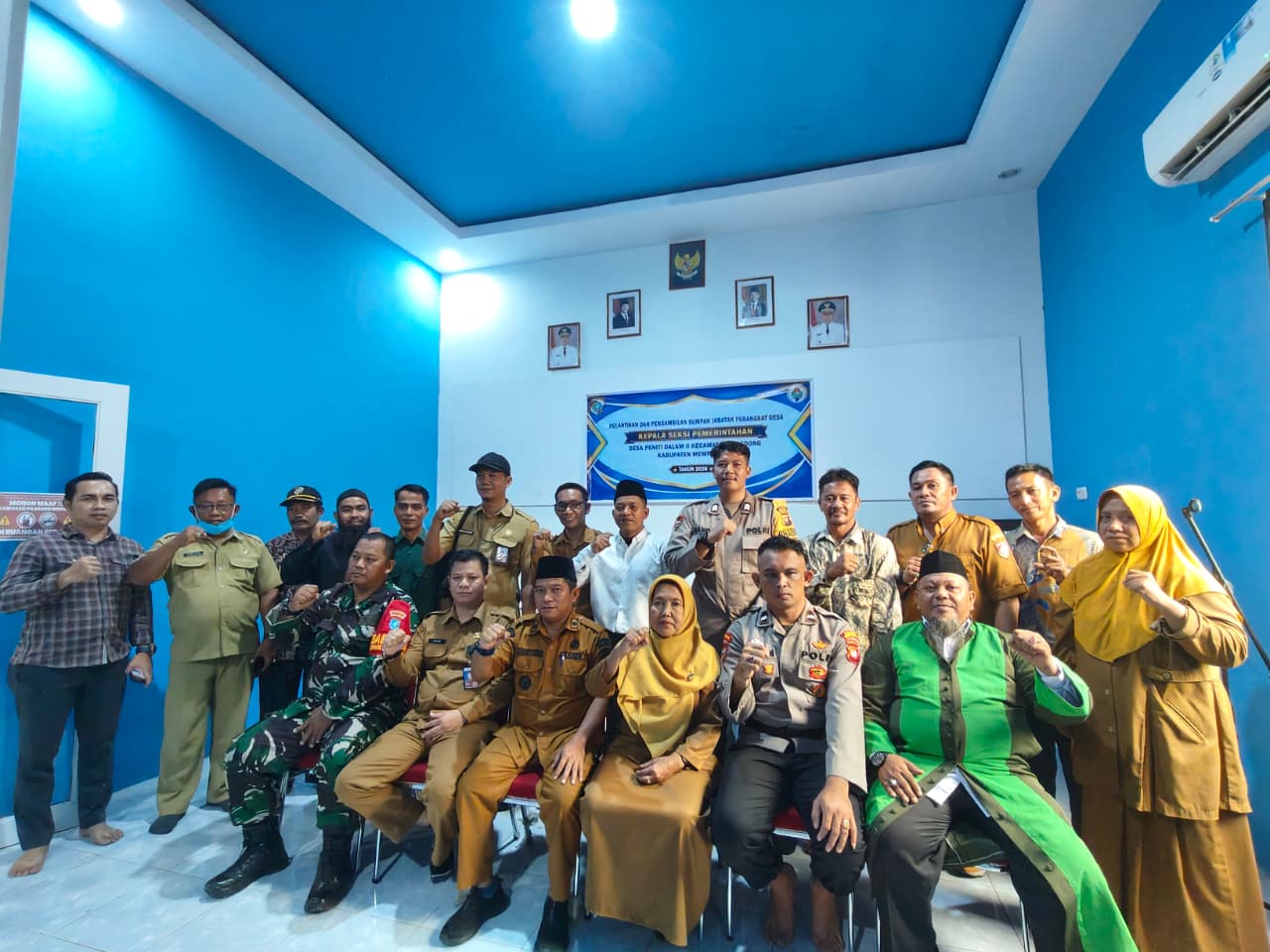 PELANTIKAN DAN PENGAMBILAN SUMPAH JABATAN PERANGKAT DESA DESA PENITI DALAM II KECAMATAN SEGEDONG KABUPATEN MEMPAWAH